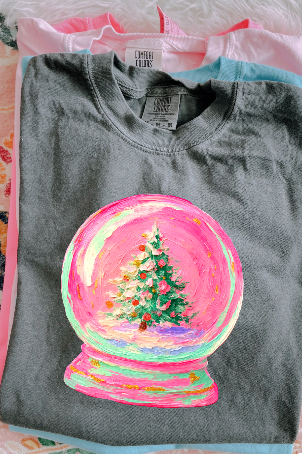 *Black Friday* Snowglobe Tee: Pepper