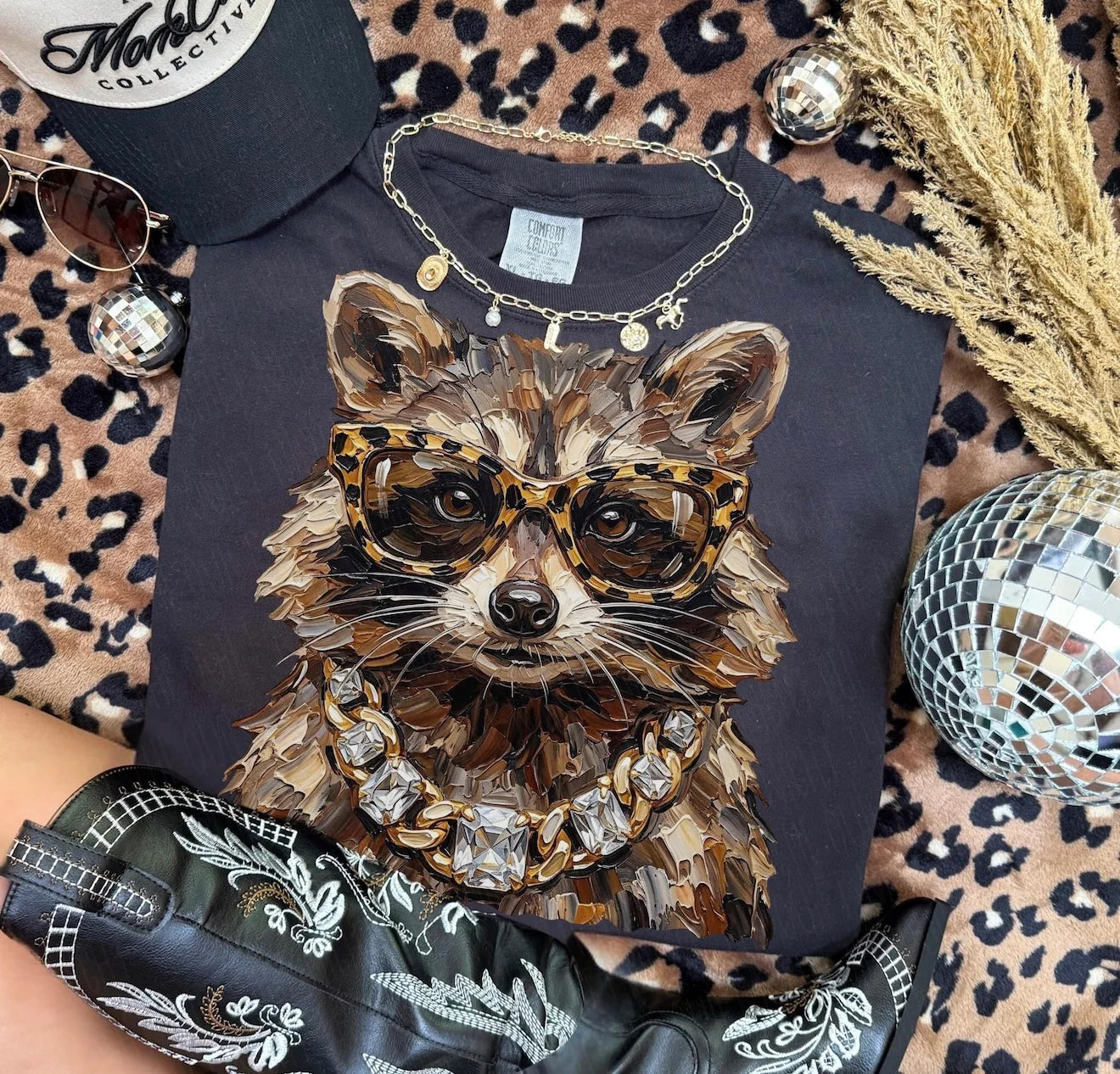 Glam Raccoon Tee: Pepper
