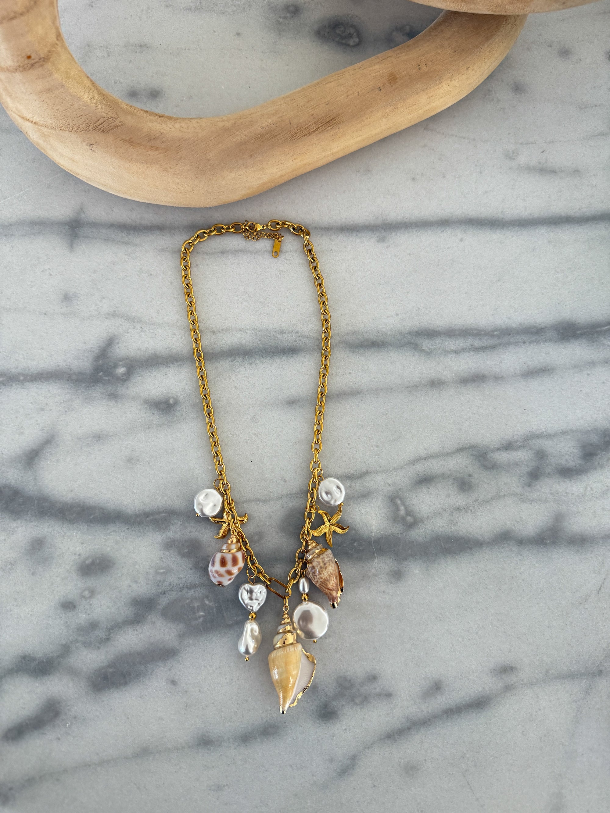 Shell Charm Necklace: Gold