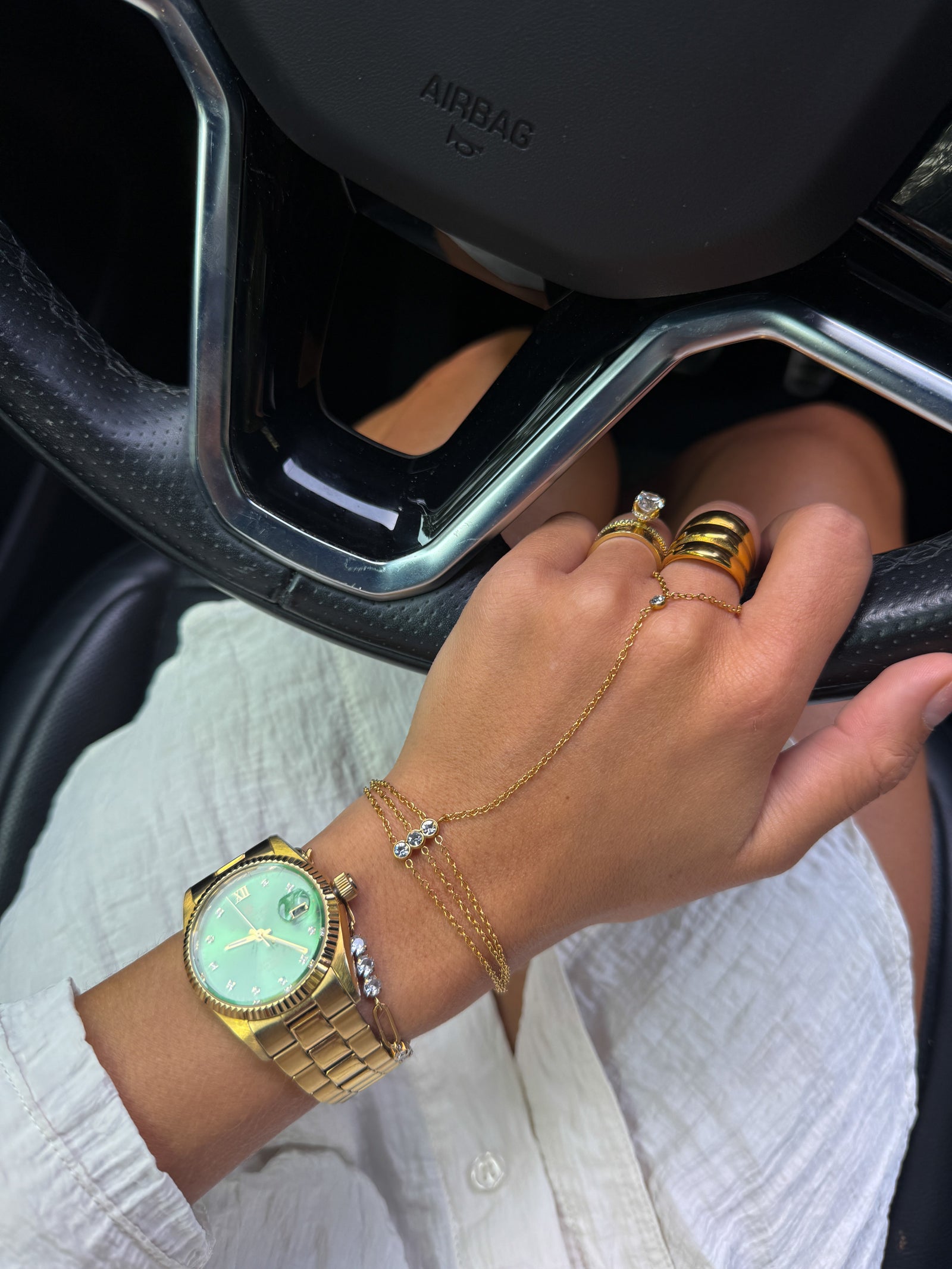 Bentley Hand Chain: Gold