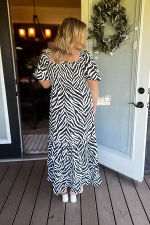 Into the Wild Maxi Dress: Black/Ivory