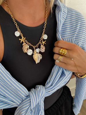 Shell Charm Necklace: Gold