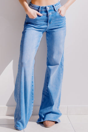 Coastal Drift Risen Jeans: Light Wash