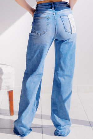 Coastal Drift Risen Jeans: Light Wash