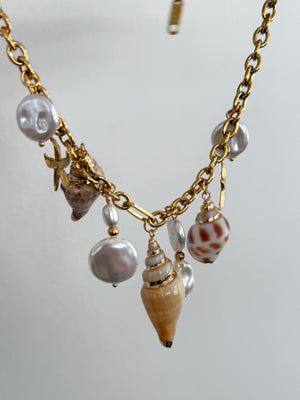 Shell Charm Necklace: Gold
