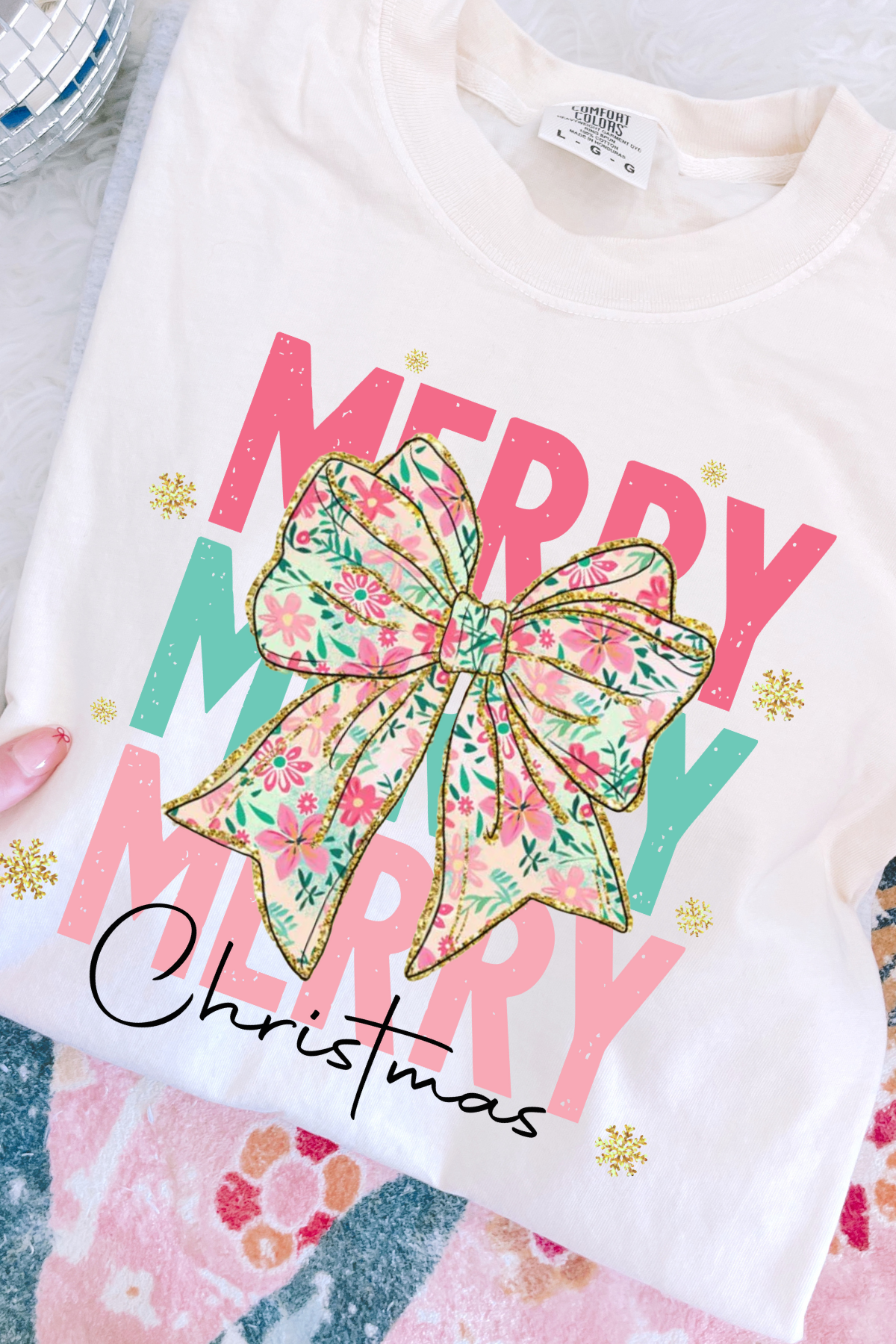 Merry Christmas Tee: Ivory