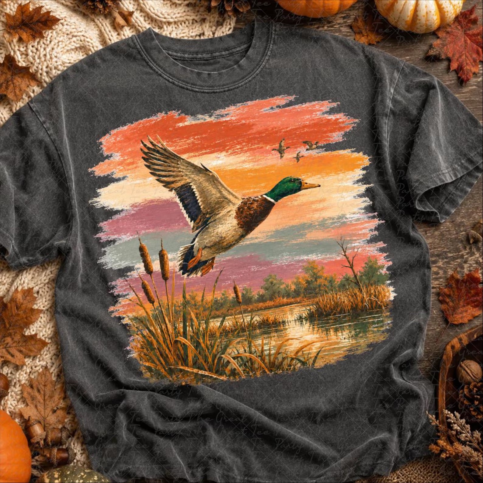 Sunset Duck Tee: Pepper